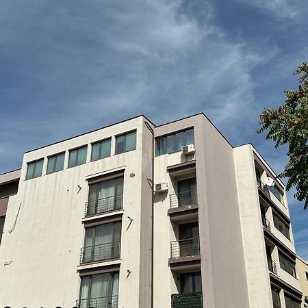 Centru Unirii Luxury Vip Palmier Apartament 2 Camere Cu Terasa Exterioara Amenajata ! Parcare Subterana Privata Climatizata Si Supravegheata Video Dar Doar Cu Rezervare In Limita Locurilor Disponibile !Proprietate In Regim Hoteliep - Nu Are Bucatarie Бухарест Экстерьер фото